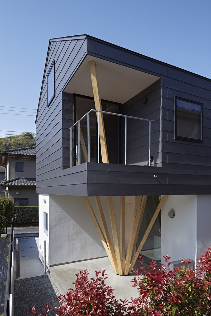 Façade terrasse & vue balcon Y-House par Kensuke Watanabe - Kamakura, Japon