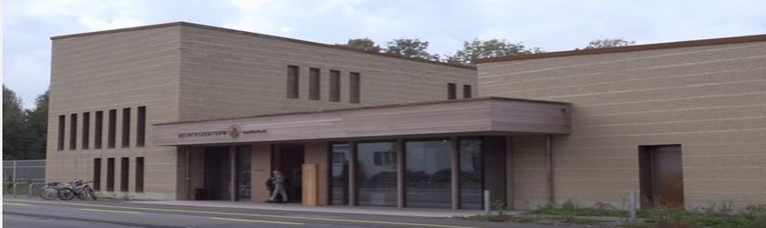 Une-quand le mur pis s'insdustrialise