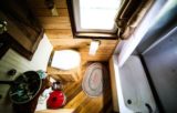 Tiny house construite à partir de matériaux recyclés