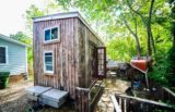 Tiny house construite à partir de matériaux recyclés