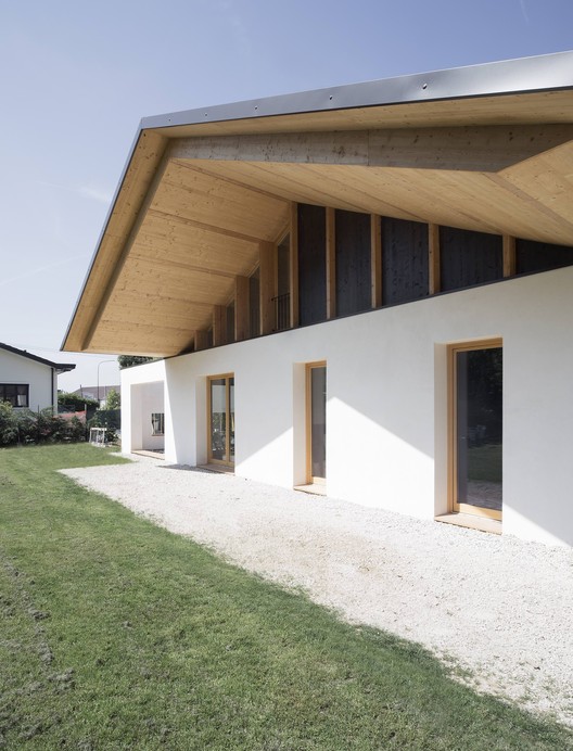 déport terrasse - SCL Maison isolée paille par Jimmi Pianezzola Architetto - Italie