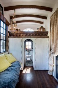 ipsy Mermaid tiny house par Robert and Rebekah Sofia - Usa