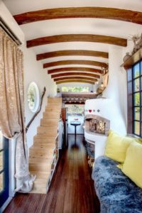 ipsy Mermaid tiny house par Robert and Rebekah Sofia - Usa