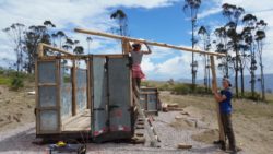 autoconstruction micro maison en Equateur