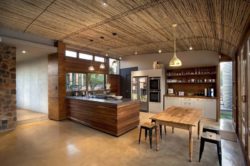 Cuisine & mini séjour - maison-pierres-bois par Earthworld Architects - Pretoria, Afrique du Sud