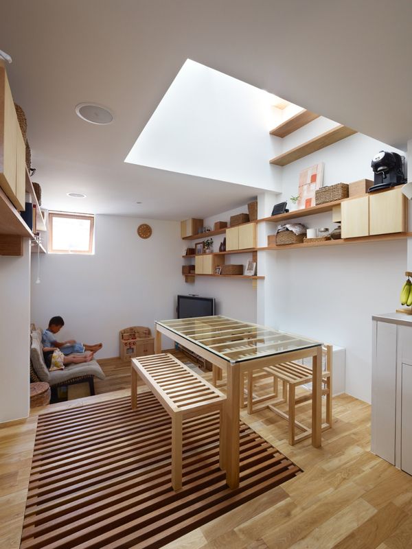 Petit salon & séjour - tiny-house par Fujiwaramuro-Architects - Kobe - Japon