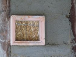 fenêtre de vérité à l'intérieur - auto-construction maison paille Greb - Auvergne - France