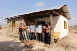 Equipe de construction - Babus-house par C-re-a.i.d - Kilimandjaro, Tanzanie