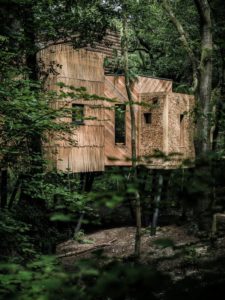 Poutres maison arbre - Woodman-Treehouse par Mallinson-BEaM-studio - Angleterre