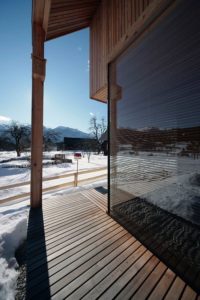 terrasse bois - Alpine-hut par OFIS-arhitekti - Stara Fuzina, Slovenie