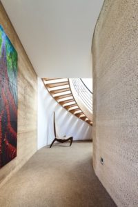 Couloir et mur en béton chanvre - Hemp House par Steffen Welsch - Melbourne, Australie © Rhiannon Slatter