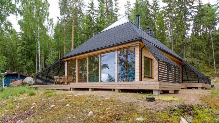 Une- Pyramid-House par VOID-Architecture - Sysma, Finlande © Timo Laaksonen