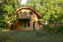 façade entrée - Cob cottage par Cobworks - Canada