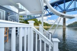 Harbor Cottage Tiny Houseboat - Usa