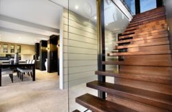 Escalier bois second étage - Church-Built par Bagnato Architects - Melbourne, Australie © Axiom
