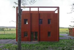Façade principale couleur falu-red- House-Drummer par Bornstein Lyckefors - Karna, Suede © Mikael Olsson
