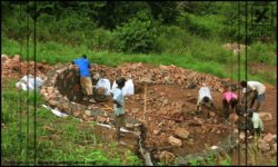 Elévation fondation en pierre - chalet-eartbag - Ghana © migratingculture