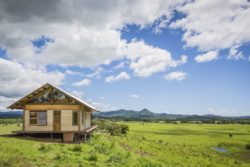 Façade principale et vue panoramique - Skyfarm par Michael-Leung - Australie © Living Big in a Tiny House.com