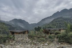 Maison d'hôtes et bâtiment principal - Springstream-House par WEI architects - Fuding, Chine © Weiqi Jin