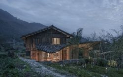 Terrasse illuminée et jardin - Springstream-House par WEI architects - Fuding, Chine © Weiqi Jin