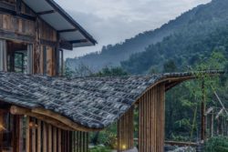 Toiture traditionnelle et charpente en bois local - Springstream-House par WEI architects - Fuding, Chine © Weiqi Jin