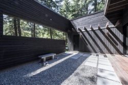 Cour intérieure - Courtyard-House par Robert Hutchison Architecture - Seattle, USA © Mark Woods