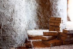 Mur en brique de terre - Workshop-Italy par Building-Trust - Todi, Italie © Elettra Melani