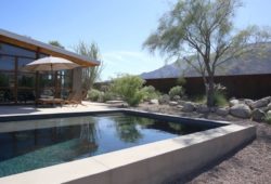 Piscine et vue panoramique paysage - Chino-Canyon-House par Hundred Mile House, Palm Springs - USA © Lance Gerber