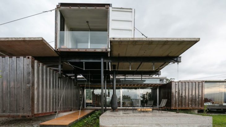 Une - container-house par Daniel Moreno Flores - Guayaquil, Equateur © Federico Cairoli