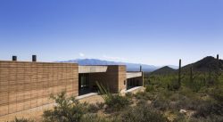 Façade principale - Mountain-Retreat par DUST - Tucson, USA © Jeff Goldberg