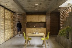Cuisine et salle séjour - Stilts-House par Natura-Futura-Arquitectura - Equateur, Villamil © Maderas Pedro