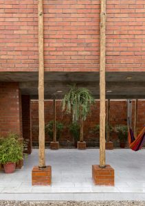 Pilones bois sur pilotis - Stilts-House par Natura-Futura-Arquitectura - Equateur, Villamil © Maderas Pedro