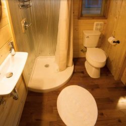 Salle de bains - Hobbit-Tiny-House - Colorado, USA © Weecasa