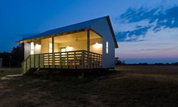 Un autre projet de maison achevé - Homes-Rural-America par Rural-Studio - Alabama, USA © Timothy Hursley