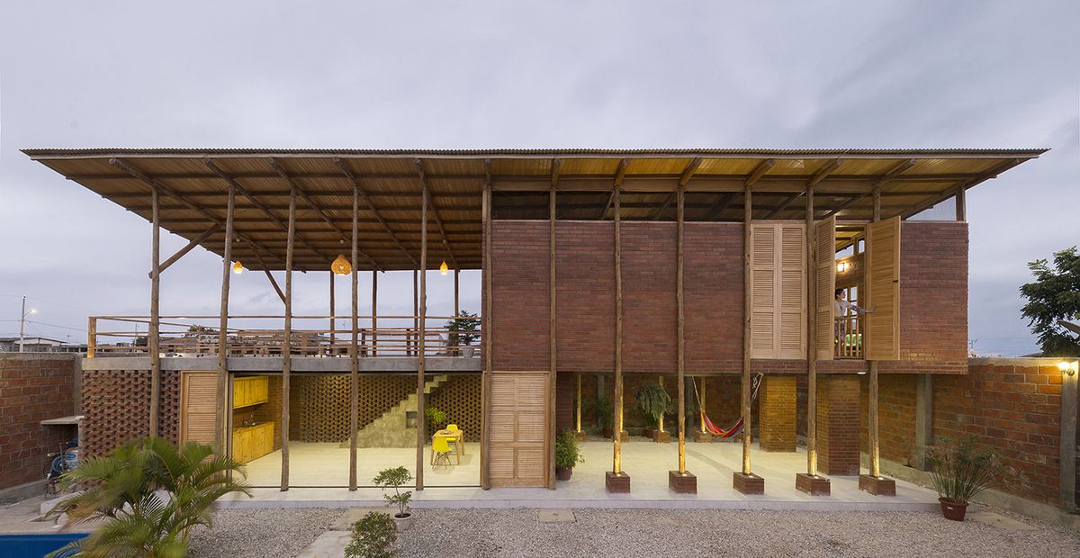 Une- Stilts-House par Natura-Futura-Arquitectura - Equateur, Villamil © Maderas Pedro