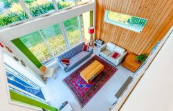 Vue panoramique salon et plafonf haut - Tiny-house-concept - Nouvelle-Zelande, Wanaca © Living Big in a Tiny House