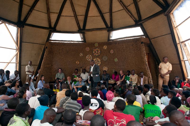 Mise au point réalisations dans le bâtiment principal - Gahinga Batwa Village par Studio FH Architects - Gahinga, Rwanda © Will Boase Photography