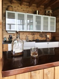 Comptoir Kitchenette en cuivre - Glass-Cabin par atelierRISTING - Fairbank, USA © Steven