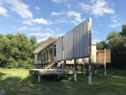 Façade extension bois - Glass-Cabin par atelierRISTING - Fairbank, USA © Steven