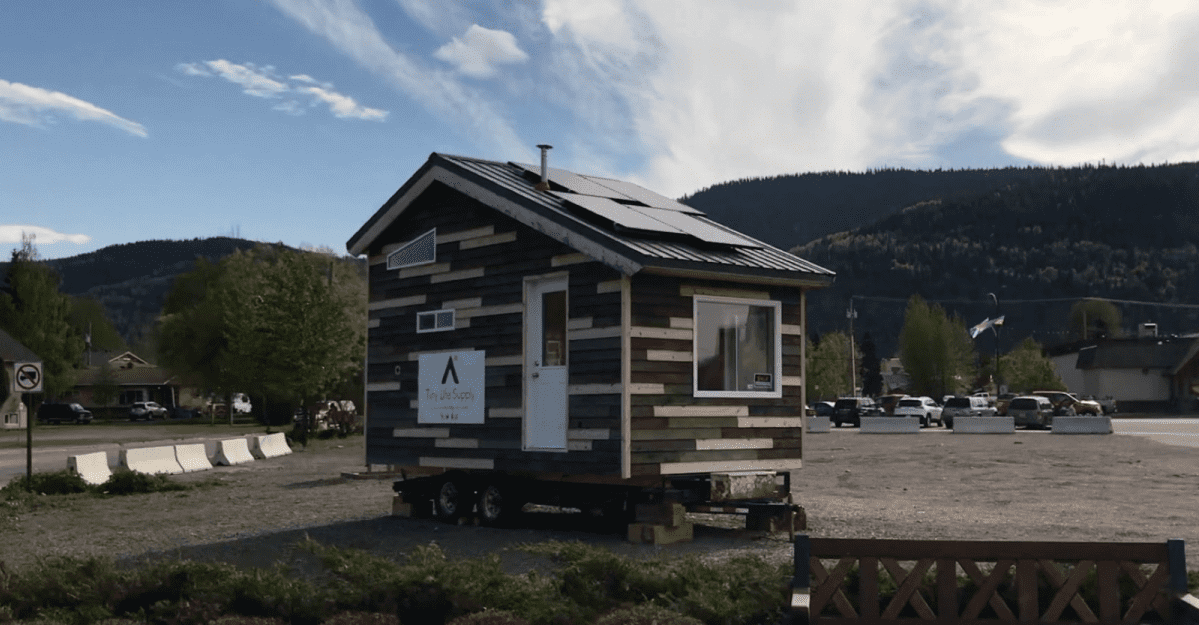 Une-La-Tiny-House-Blue -co-concue-entierement-autonome