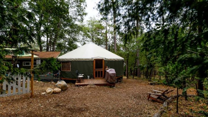 Une-Yurt-life par Bret-Beth - Californie, USA © Living Big