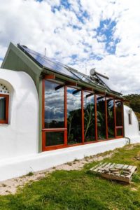 Façade vitrée - earthship-home par Martin-Zoe - Adelaide, Australie