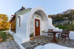 Salon terrasse design - earthship-home par Martin-Zoe - Adelaide, Australie