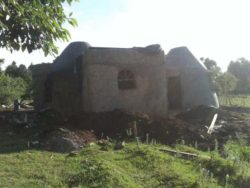 Façade en sacs de terre - Earthbag House par Francis Gichuhi - Kericho, Kenya