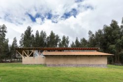 Façade jardin - Casa Lasso par RAMA Estudio - San Jose, Equateur © Jag Studio