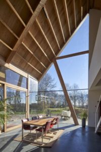 Séjour et vue extérieure - Barnhouse par RVArchitecture - Werkhoven, Pays-Bas © Rene de Wit