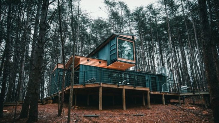 Une - Box-Hop par Emily-Seth - Hocking Hills, Etats-Unis © Moody Cabin Girl