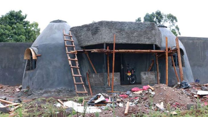 Une - Earthbag House par Francis Gichuhi - Kericho, Kenya