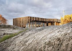 Façade principale - House-Island par AtelierOlso - Skatoy, Norvège © Ivar Kvaal