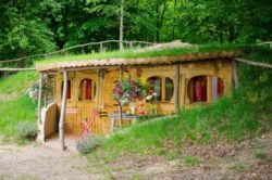 Location vacances Hobbit semi enterree - Picardie, France